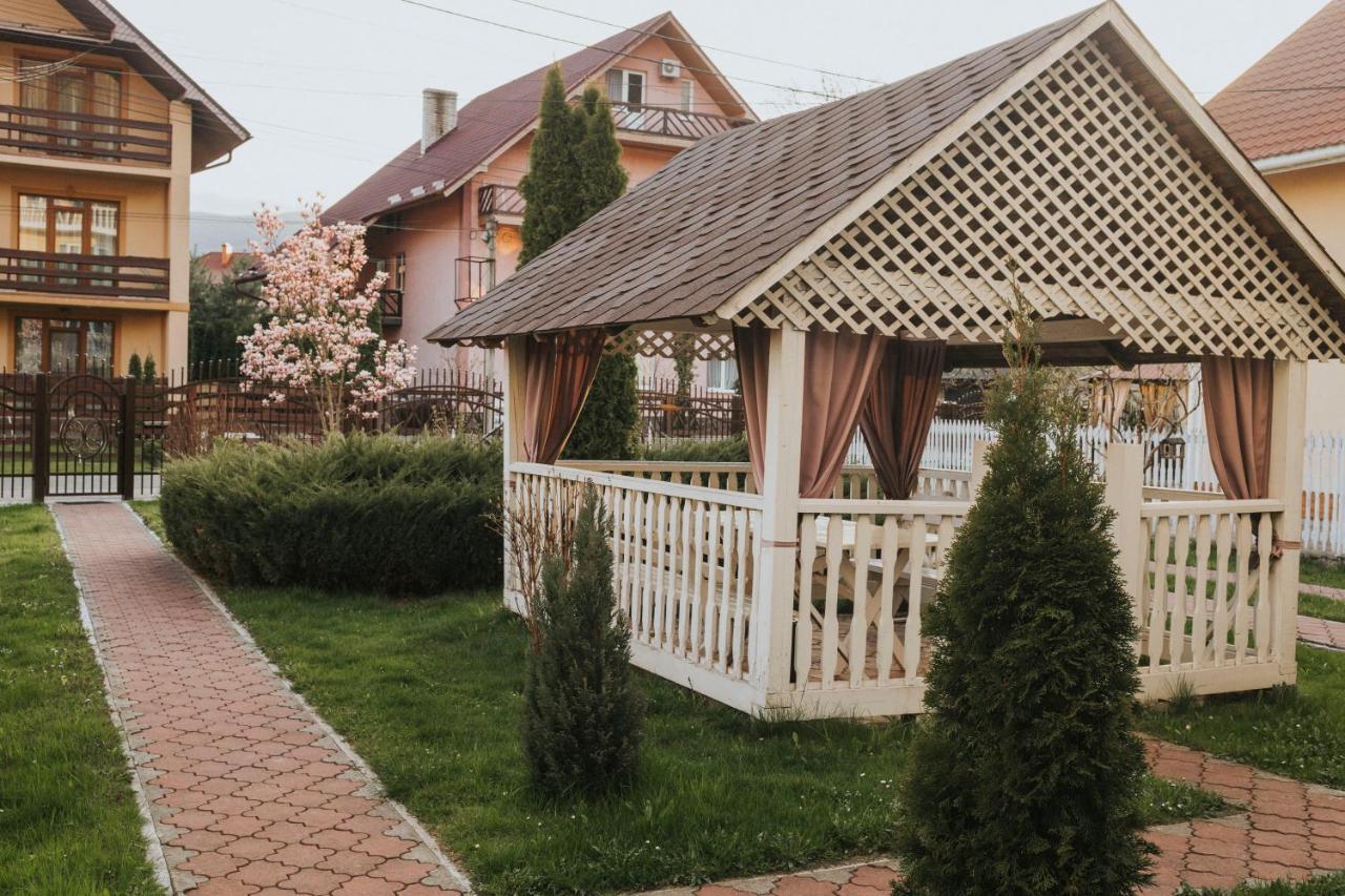 Hotel У Оксани Solotschyn Exterior foto